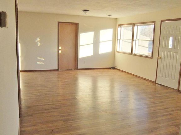 2nd image of 303 W Sunrise St
