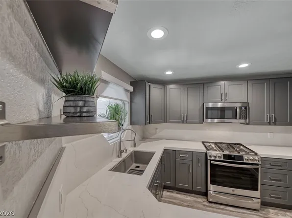 5018 S Rainbow Blvd Unit 202, Las Vegas, NV 89118