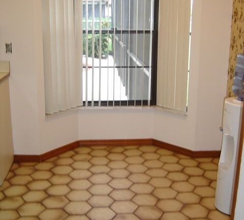 Extra Dining Area off Kitchen