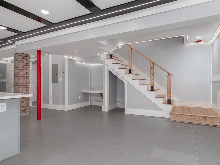 15 Bishop St #G — Photo 2