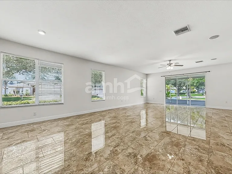 802 Lesa Glen Pl — Photo 5