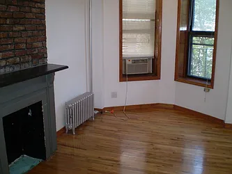 Rented by Maximus Realty Group