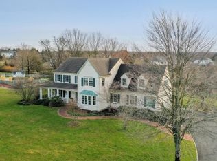 25 Edgewood Dr, Belle Mead, NJ 08502