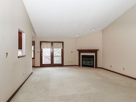 4th image of 7143 Lookout Ct
