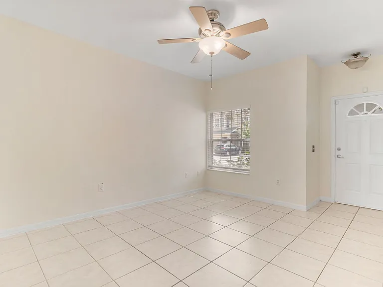7565 Plantation Cir — Photo 6