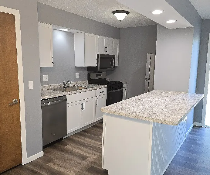 108 Willow Rd — Photo 2