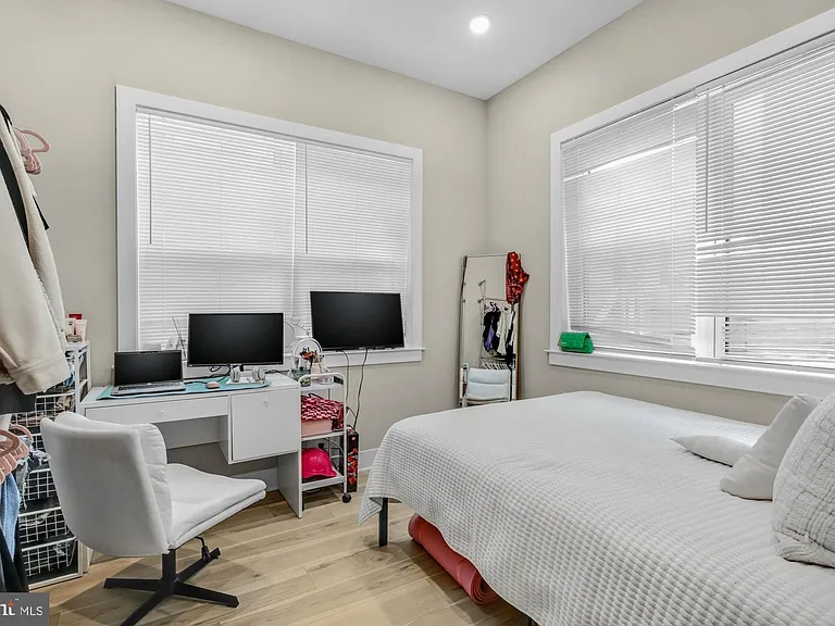2621 Jefferson St #1R — Photo 10