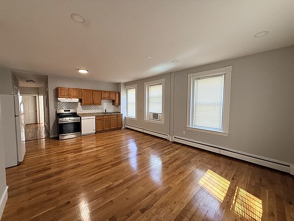 2nd image of 117 Harvard St APT 3