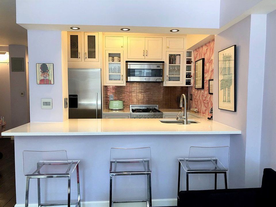 1st image of 10 W 15th St APT 1026