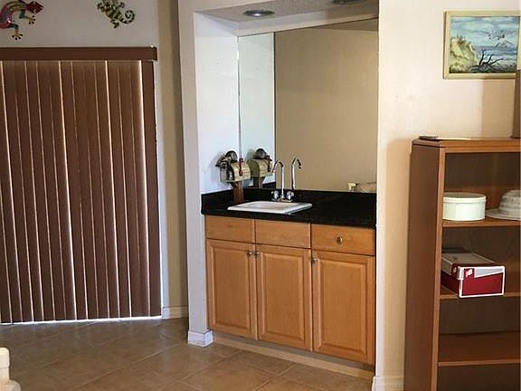 3rd image of 4613 Mercado Dr
