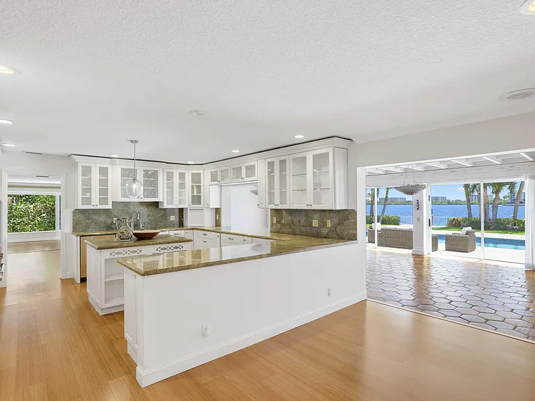 2204 Notre Dame Dr — Photo 22