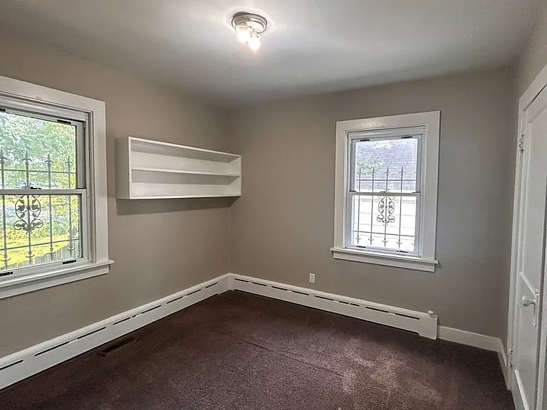 301 W Foster Pkwy — Photo 4