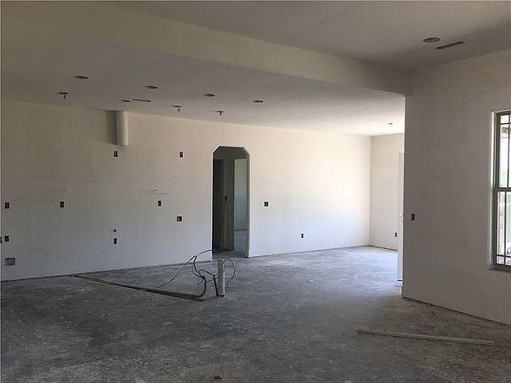 3rd image of 1120 Stoneybrook Ln
