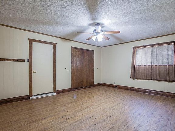 2nd image of 1206 Parkdale Dr