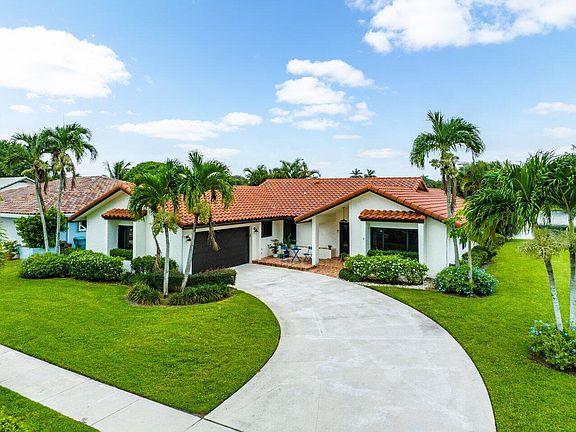 3rd image of 2639 SW 23rd Cranbrook Court