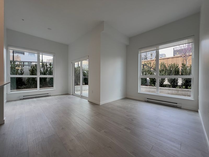 Surrey Apartment for rent - 2 Bedrooms — photo 13