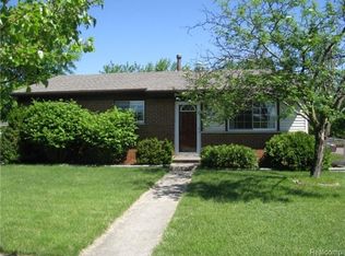 320 University Ave, South Lyon, MI 48178