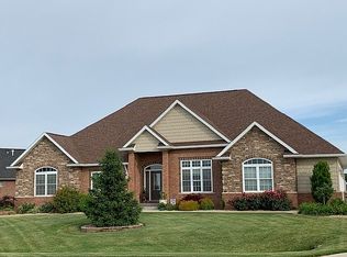 16759 Stoneridge Dr, Effingham, IL 62401