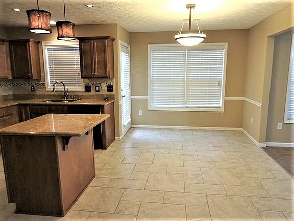 4th image of 3845 Sagebrush Ln