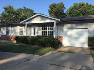 4220 Cypress Rd, Saint Ann, MO 63074