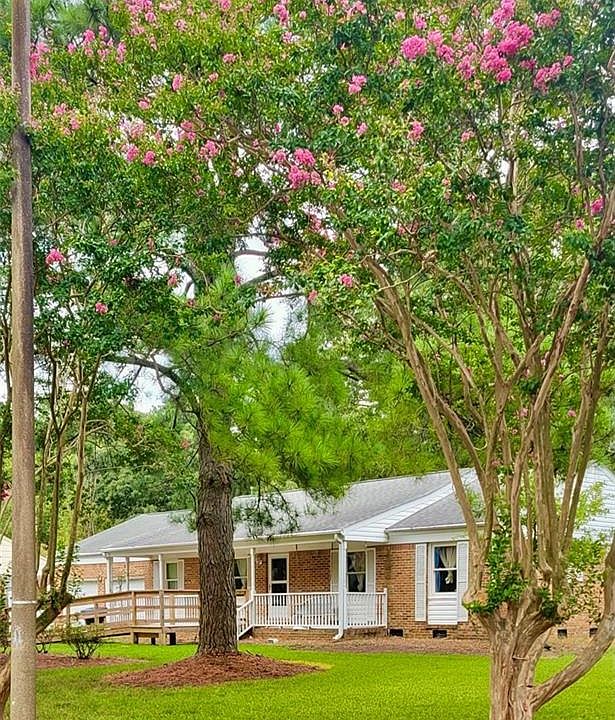 Home corner lot