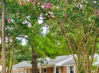 594 Cardamon Dr, Virginia Beach, VA 23464