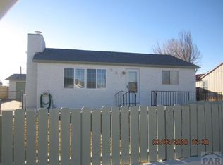 637 Cherry Ln, Pueblo, CO 81005