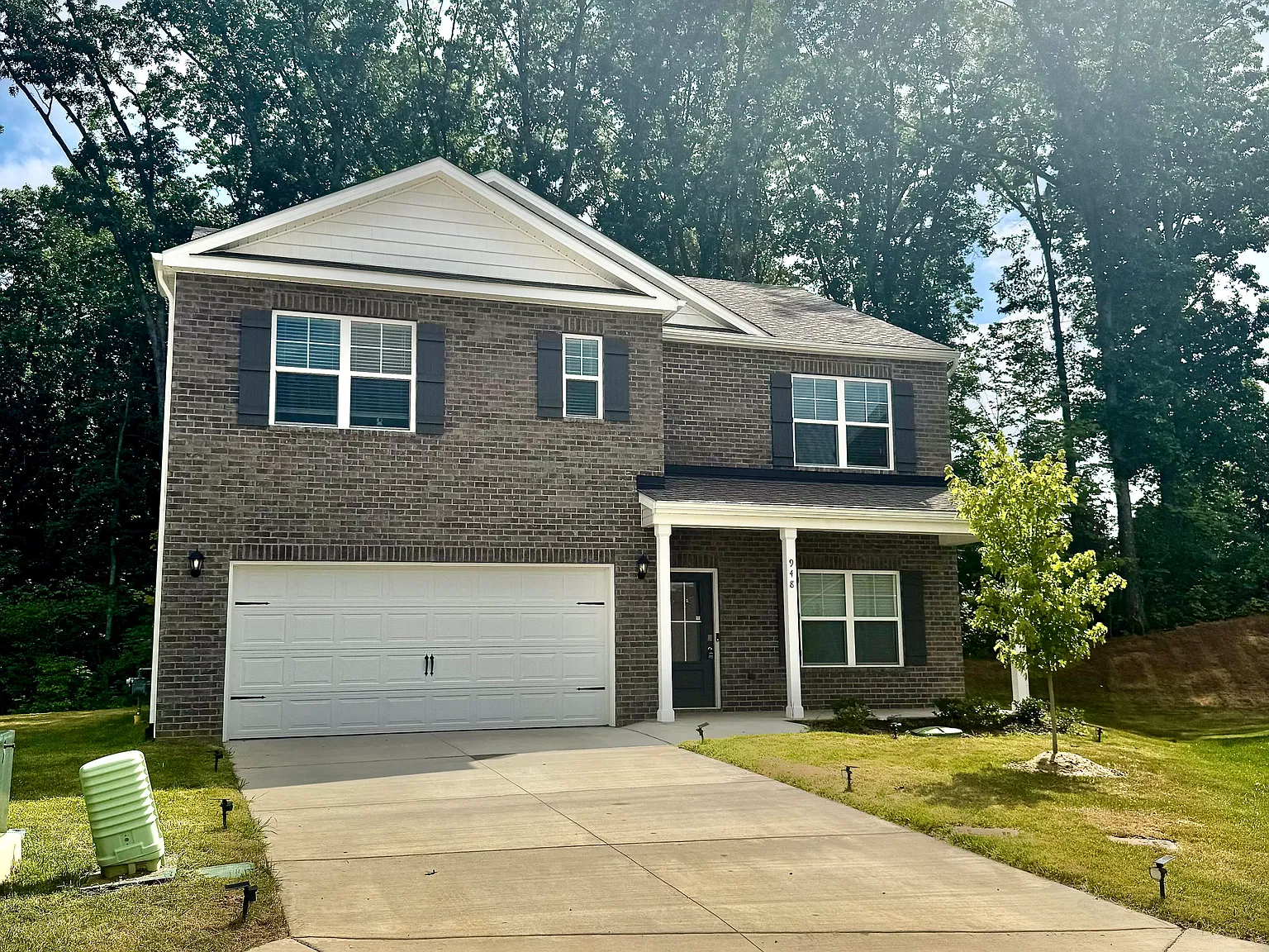 948 Utopia Ln — Photo 2