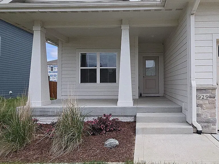4 bed, 1382 sqft, $2,500 — Photo 3