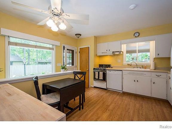 5th image of 1811 Alhambra Dr