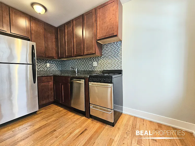 425 West Roscoe — Photo 9
