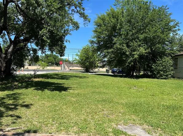 4702 Stonewall St, Houston, TX 77020