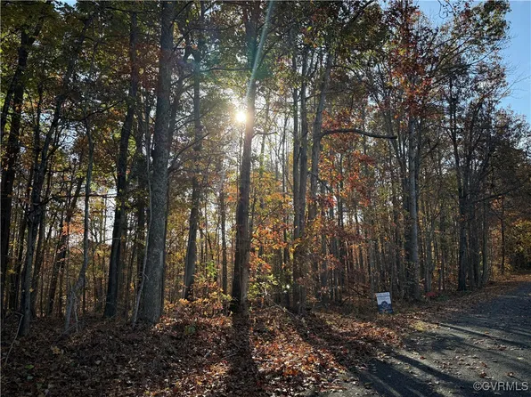 121 County Road 737, Rice, VA 23966