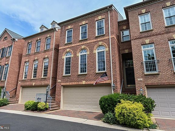 3rd image of 707 Arch Hall Ln