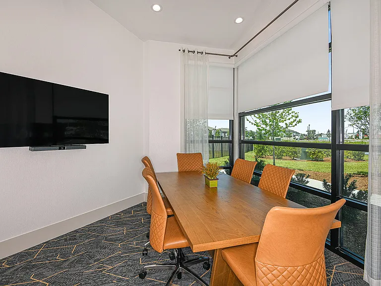 The Easton Riverview Apartments — Photo 8