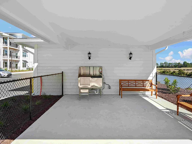 Lorrel Apartments — Photo 17
