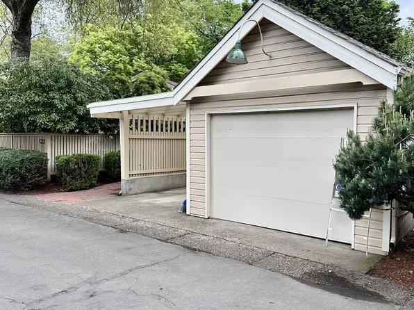 263 Spyglass Dr, Eugene, OR 97401