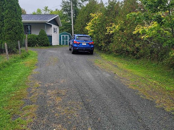 3rd image of 863 Addington Forks Rd W