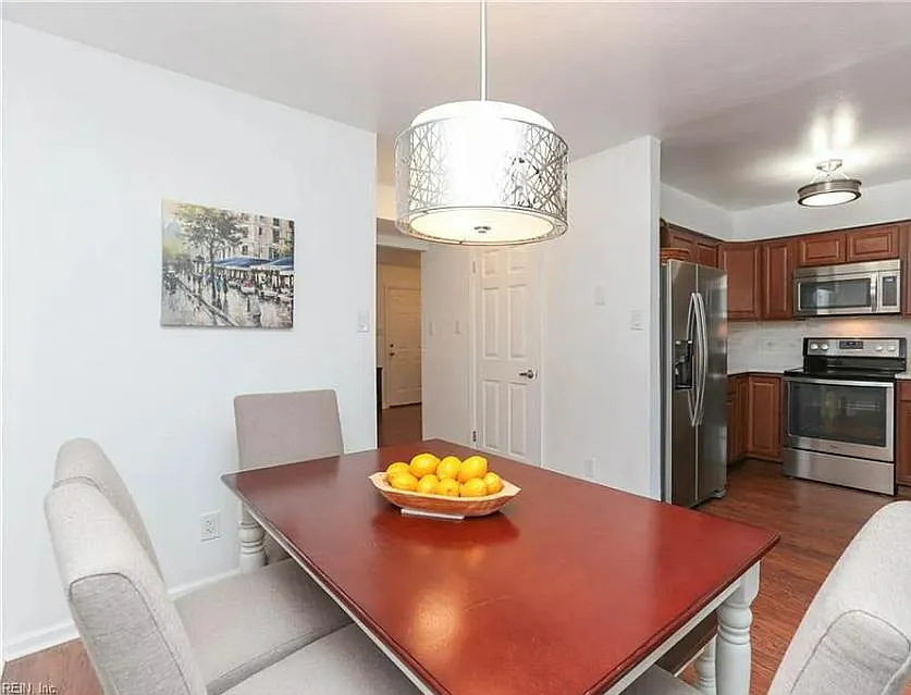 2 bed, 1.5 bath, 962 sqft, $1,500 — Photo 3