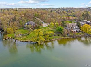 2617 Cove Ln, West Bloomfield, MI 48323