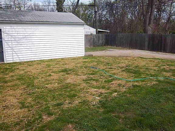 2nd image of 1140 E Blackford Ave