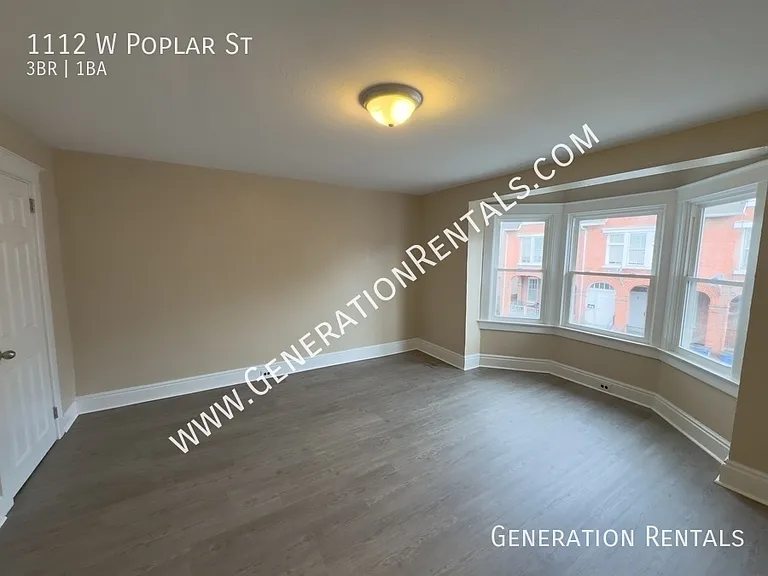 1112 W Poplar St — Photo 12