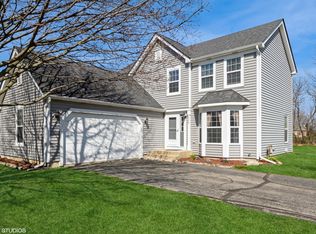 2330 Applewood Ln, Woodstock, IL 60098