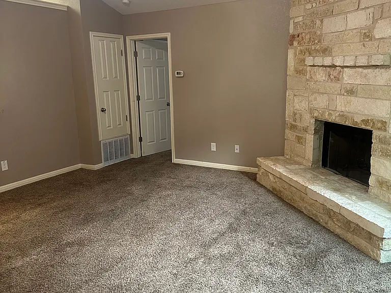 809 Adler St — Photo 3