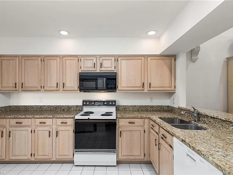 6658 Trident Way #J-4 — Photo 11