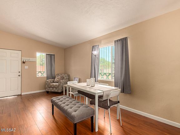 5th image of 350 E Blacklidge Dr