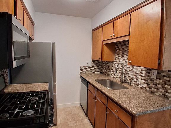 3rd image of 1190 S Winery Ave Unit 222