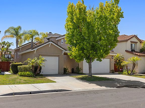 2nd image of 553 Golf Glen Dr