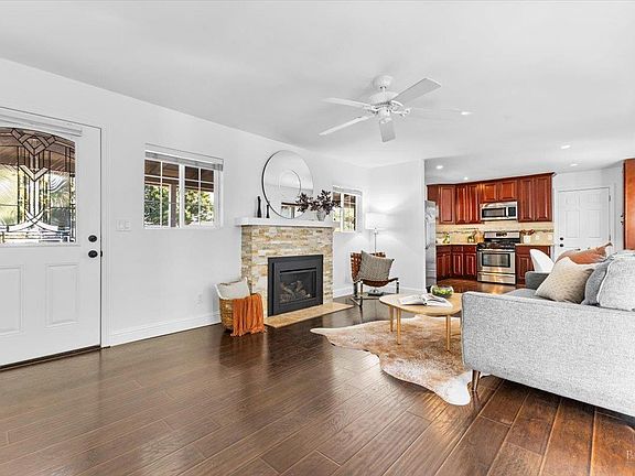 5th image of 2521 Valley Center Drive