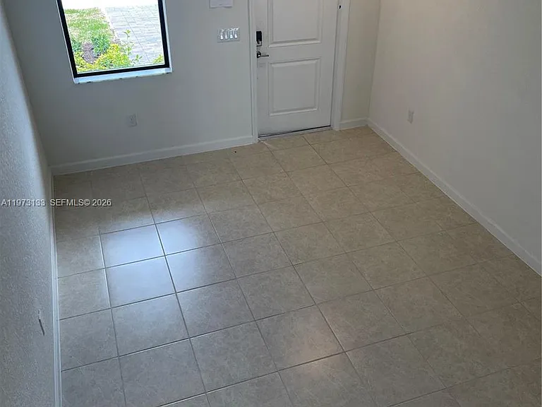 20564 NE 5th Pl — Photo 15
